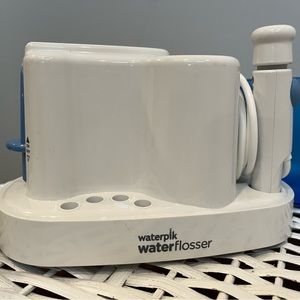Waterpik flosser